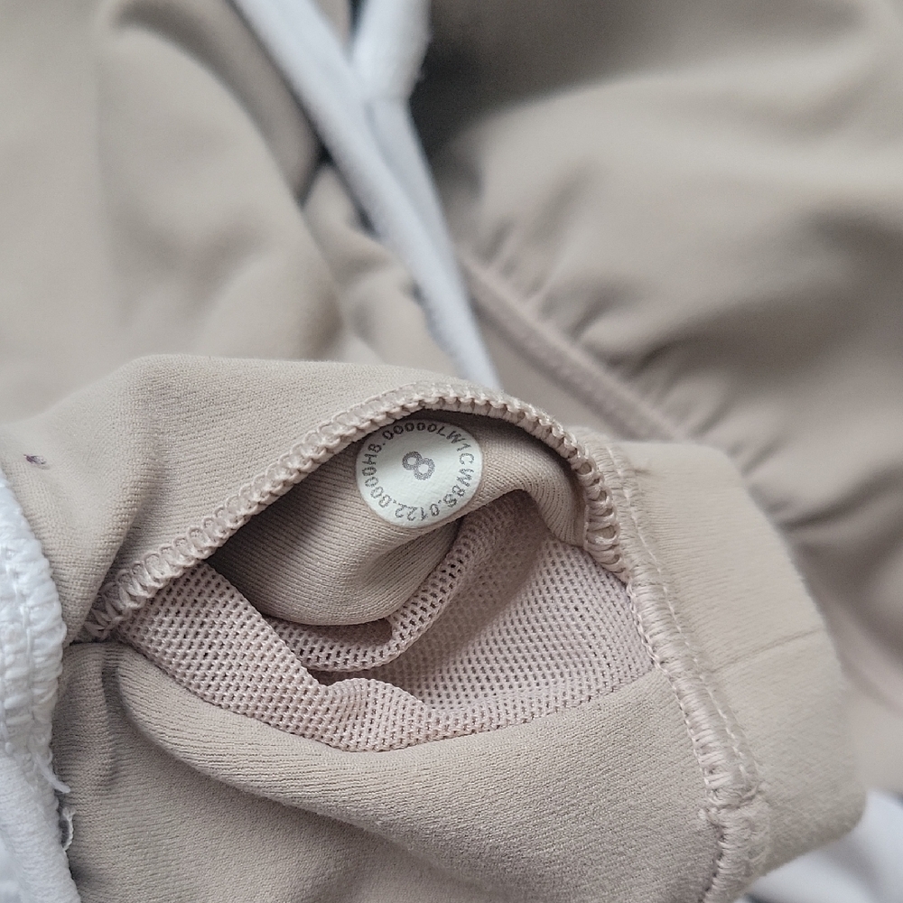 Lululemon Athletica White V-Neck Sports Bra - Picture 4 of 5